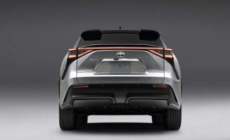 2023 Toyota bZ4X Limited (Color: Heavy Metal; US-Spec) Rear Wallpapers 450x275 (13)