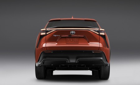 2023 Toyota bZ4X XLE (Color: Supersonic Red; US-Spec) Rear Wallpapers 450x275 (4)
