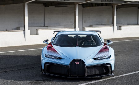 2021 Bugatti Chiron Pur Sport Grand Prix by BUGATTI Sur Mesure Front Wallpapers 450x275 (9)