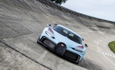2021 Bugatti Chiron Pur Sport Grand Prix by BUGATTI Sur Mesure Front Wallpapers 450x275 (2)