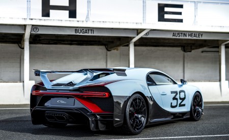 2021 Bugatti Chiron Pur Sport Grand Prix by BUGATTI Sur Mesure Rear Three-Quarter Wallpapers 450x275 (10)