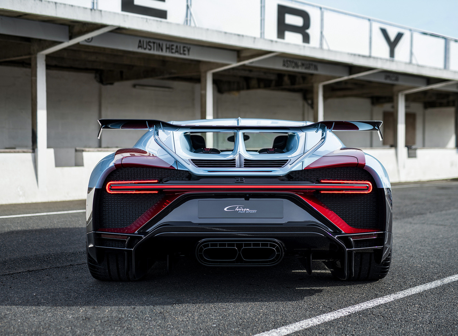 2021 Bugatti Chiron Pur Sport Grand Prix by BUGATTI Sur Mesure Rear Wallpapers (11)