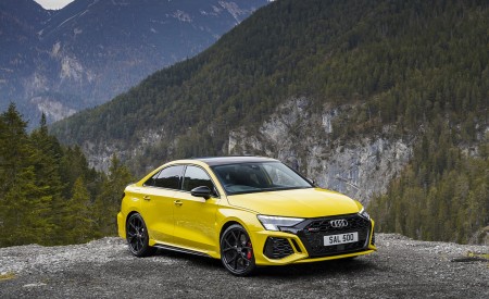 2022 Audi RS 3 Saloon Launch Edition (UK-Spec) Front Three-Quarter Wallpapers 450x275 (43)