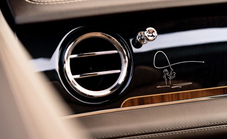 2022 Bentley Bentayga Outdoor Pursuits Interior Detail Wallpapers 450x275 (6)