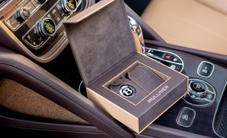 2022 Bentley Bentayga Outdoor Pursuits Interior Detail Wallpapers 450x275 (7)