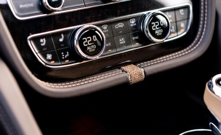 2022 Bentley Bentayga Outdoor Pursuits Interior Detail Wallpapers 450x275 (8)