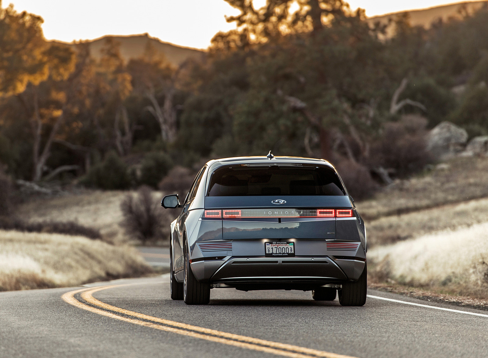 2022 Hyundai Ioniq 5 (US-Spec) Rear Wallpapers  (3)