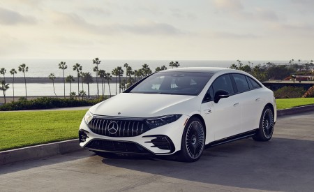 2022 Mercedes-AMG EQS 53 4MATIC+ (Color: Diamond White Bright) Front Three-Quarter Wallpapers 450x275 (55)