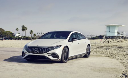 2022 Mercedes-AMG EQS 53 4MATIC+ (Color: Diamond White Bright) Front Three-Quarter Wallpapers 450x275 (56)