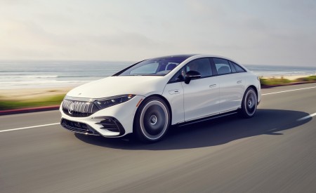 2022 Mercedes-AMG EQS 53 4MATIC+ (Color: Diamond White Bright) Front Three-Quarter Wallpapers 450x275 (50)