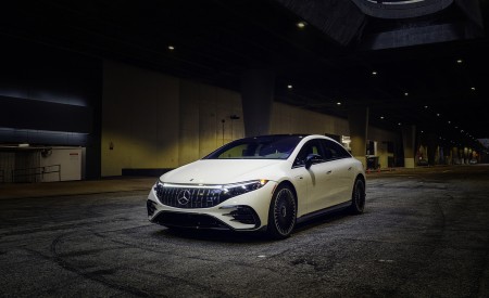 2022 Mercedes-AMG EQS 53 4MATIC+ (Color: Diamond White Bright) Front Three-Quarter Wallpapers 450x275 (66)