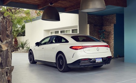 2022 Mercedes-AMG EQS 53 4MATIC+ (Color: Diamond White Bright) Rear Three-Quarter Wallpapers 450x275 (63)