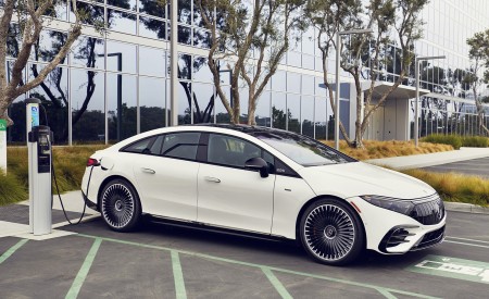 2022 Mercedes-AMG EQS 53 4MATIC+ (Color: Diamond White Bright) Side Wallpapers 450x275 (61)