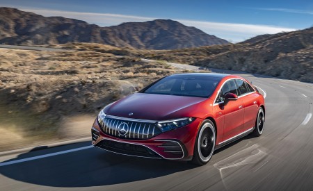 2022 Mercedes-AMG EQS 53 4MATIC+ (Color: Hyazinth Red Metallic) Front Three-Quarter Wallpapers 450x275 (9)