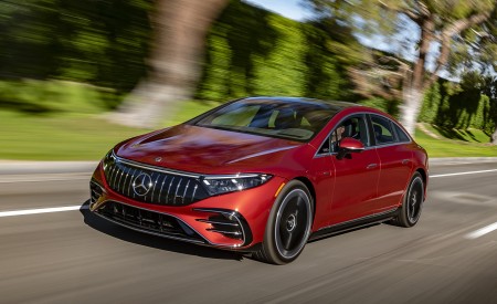 2022 Mercedes-AMG EQS 53 4MATIC+ (Color: Hyazinth Red Metallic) Front Three-Quarter Wallpapers 450x275 (14)