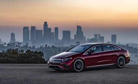 2022 Mercedes-AMG EQS 53 4MATIC+ (Color: Hyazinth Red Metallic) Front Three-Quarter Wallpapers 450x275 (34)