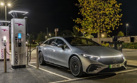 2022 Mercedes-Benz EQS 450+ AMG Line (UK-Spec) Charging Wallpapers 450x275 (32)