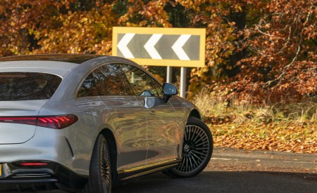 2022 Mercedes-Benz EQS 450+ AMG Line (UK-Spec) Detail Wallpapers 450x275 (13)