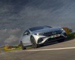 2022 Mercedes-Benz EQS 450+ AMG Line (UK-Spec) Front Three-Quarter Wallpapers 150x120 (4)