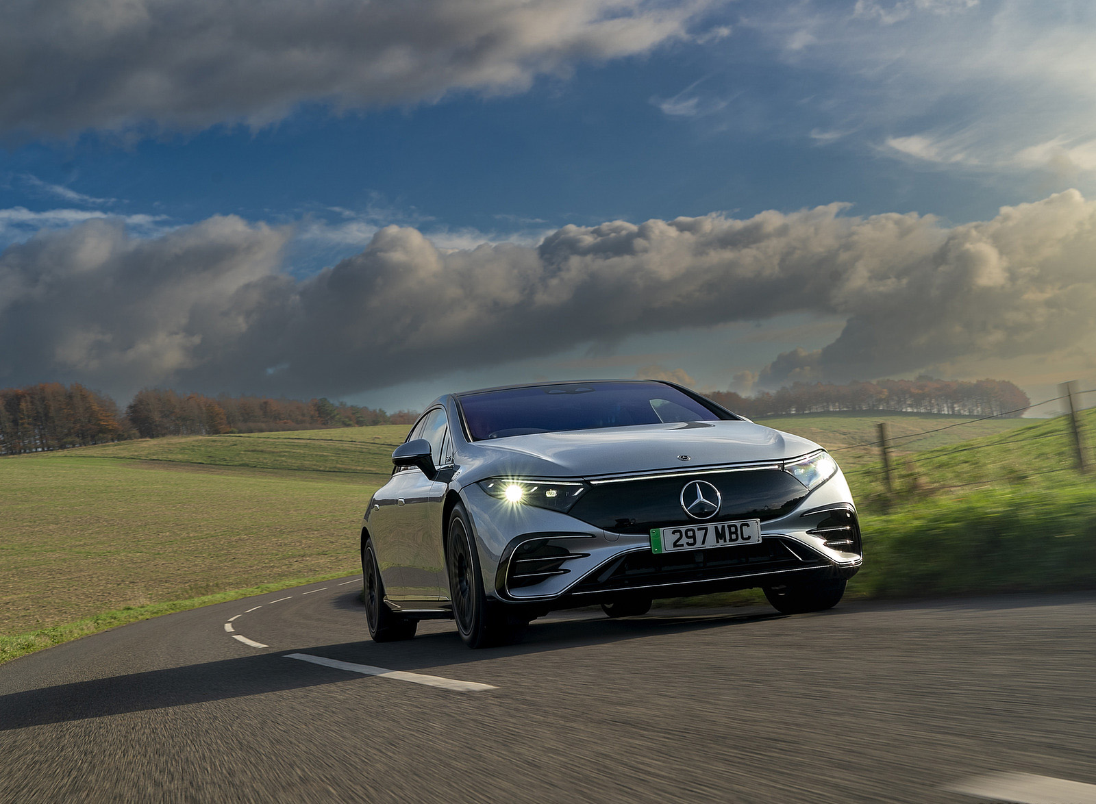 2022 Mercedes-Benz EQS 450+ AMG Line (UK-Spec) Front Wallpapers (6)