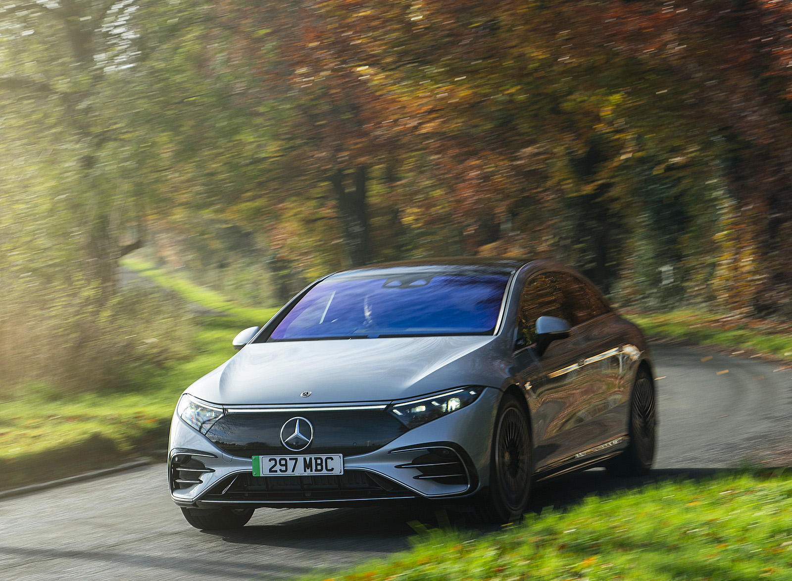 2022 Mercedes-Benz EQS 450+ AMG Line (UK-Spec) Front Wallpapers (1)