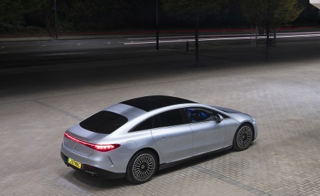 2022 Mercedes-Benz EQS 450+ AMG Line (UK-Spec) Rear Three-Quarter Wallpapers 450x275 (28)