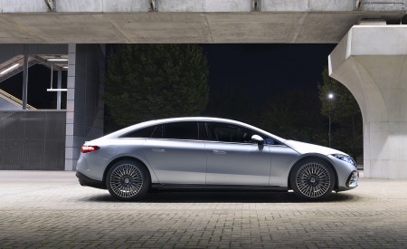2022 Mercedes-Benz EQS 450+ AMG Line (UK-Spec) Side Wallpapers 450x275 (31)