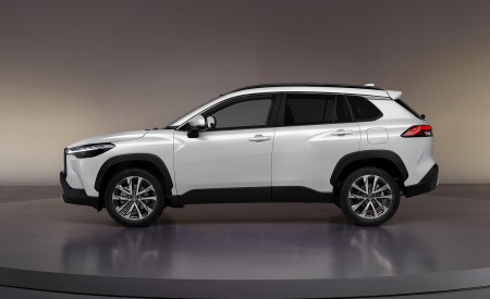 2022 Toyota Corolla Cross Hybrid (Euro-Spec) Side Wallpapers 450x275 (4)