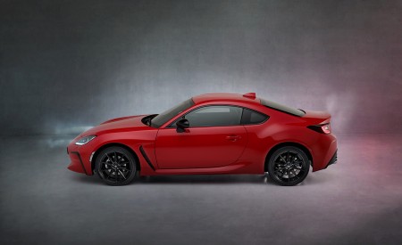 2022 Toyota GR86 (Euro-Spec) Side Wallpapers 450x275 (6)