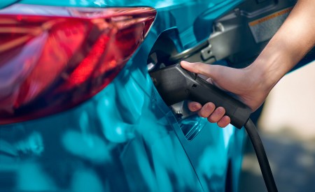 2022 Toyota Prius Prime Charging Connector Wallpapers 450x275 (40)