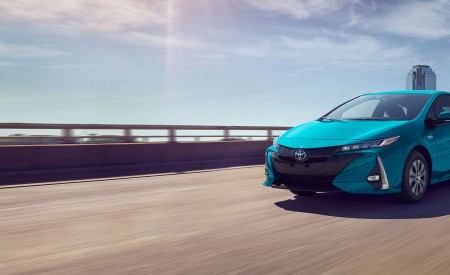 2022 Toyota Prius Prime Front Three-Quarter Wallpapers 450x275 (36)