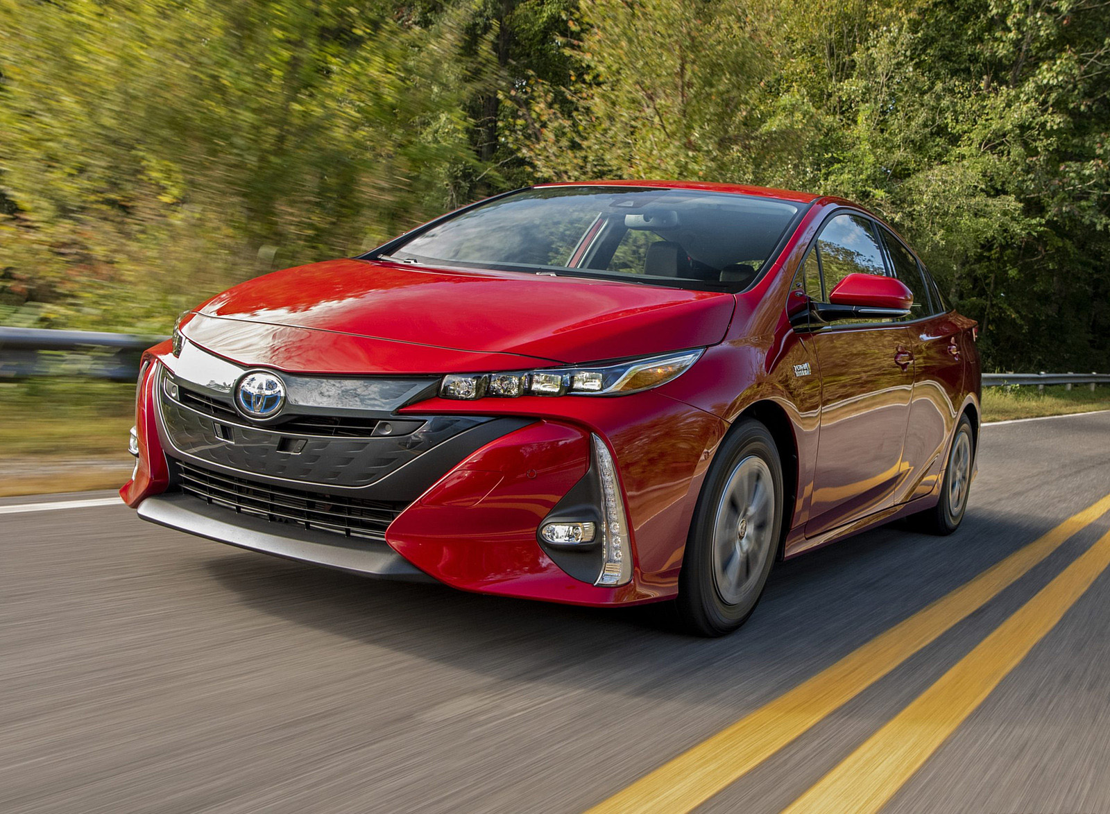 2022 Toyota Prius Prime Front Three-Quarter Wallpapers #2 of 40
