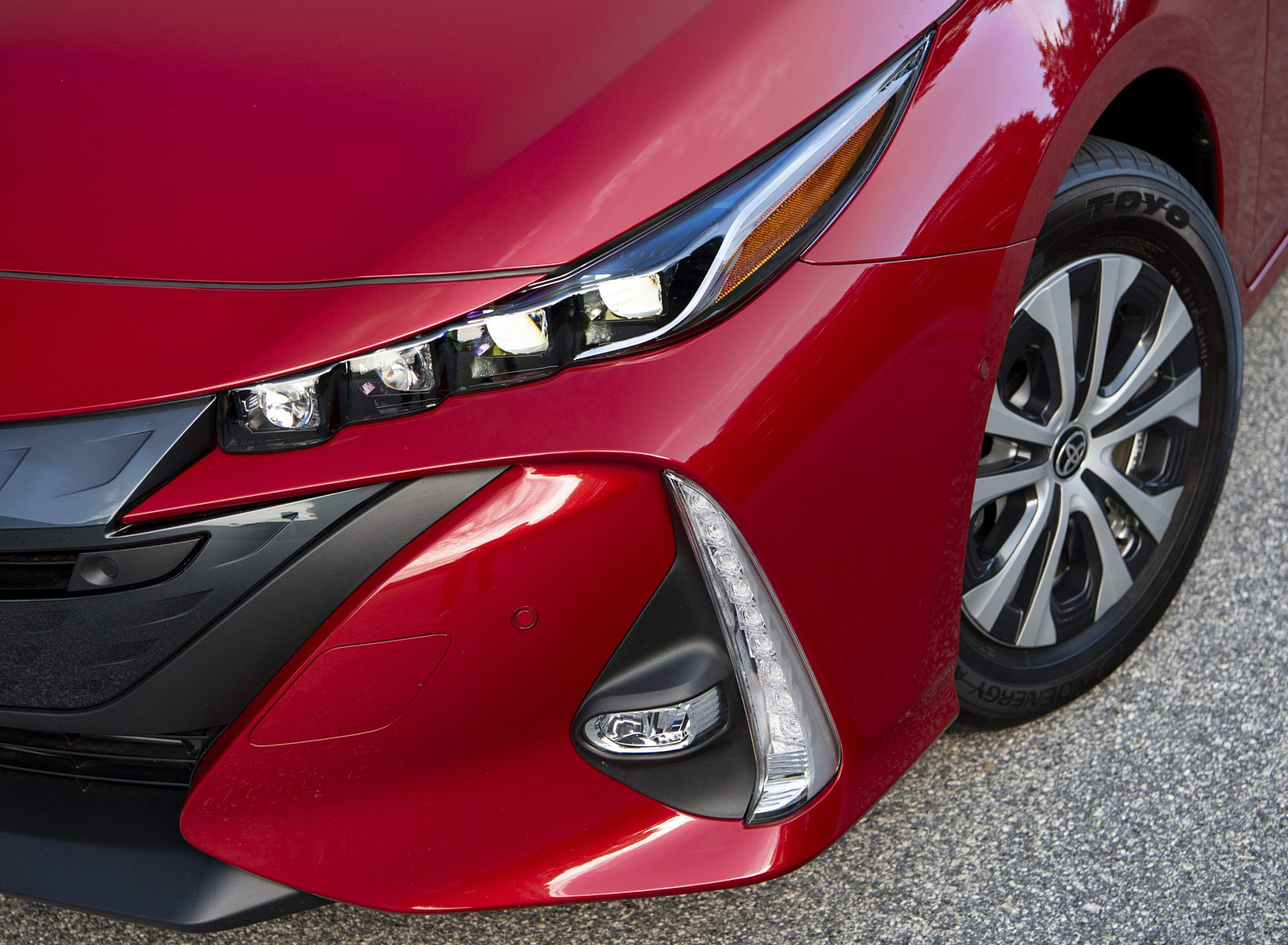 2022 Toyota Prius Prime Headlight Wallpapers #14 of 40