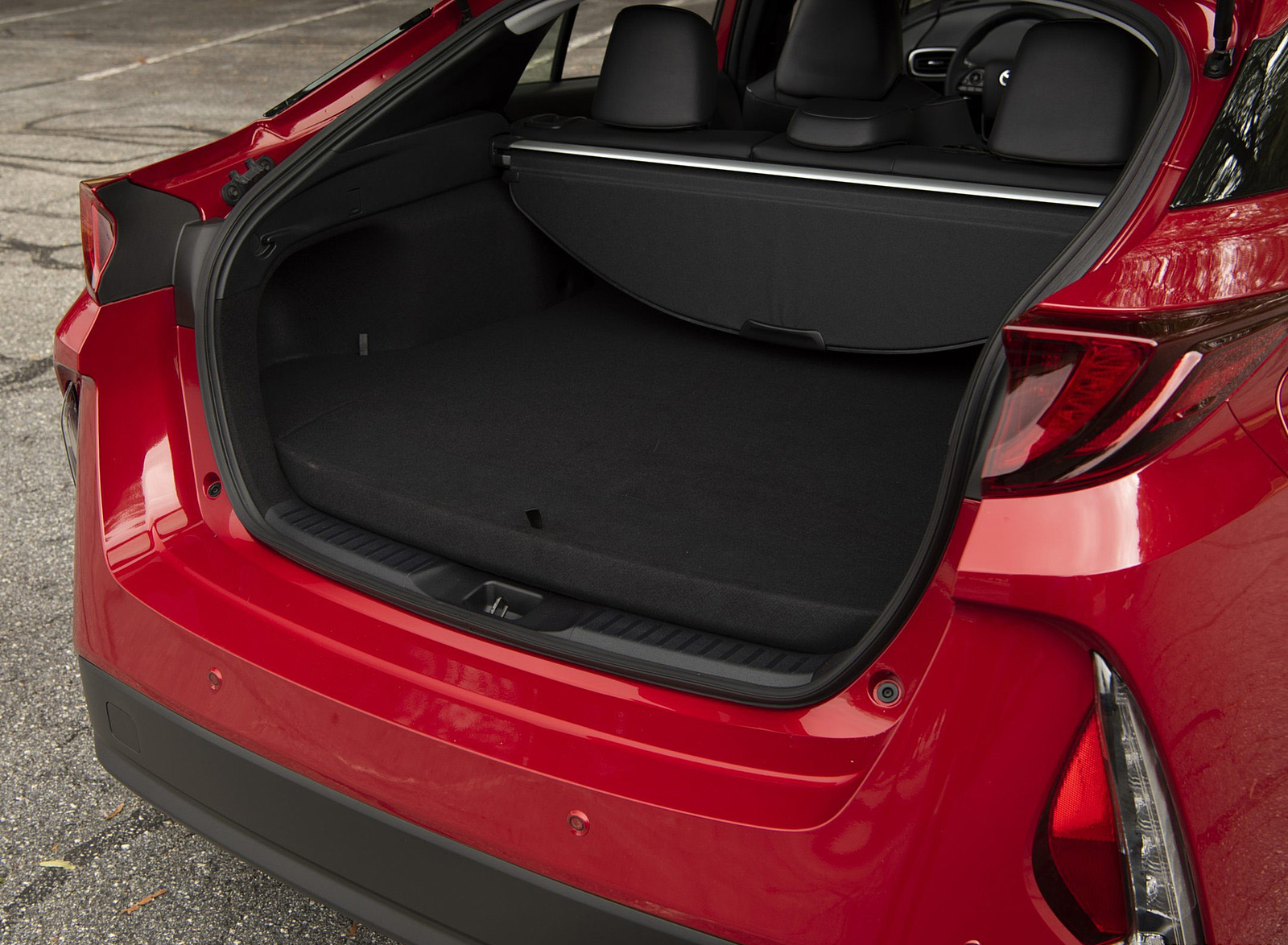 2022 Toyota Prius Prime Trunk Wallpapers #34 of 40