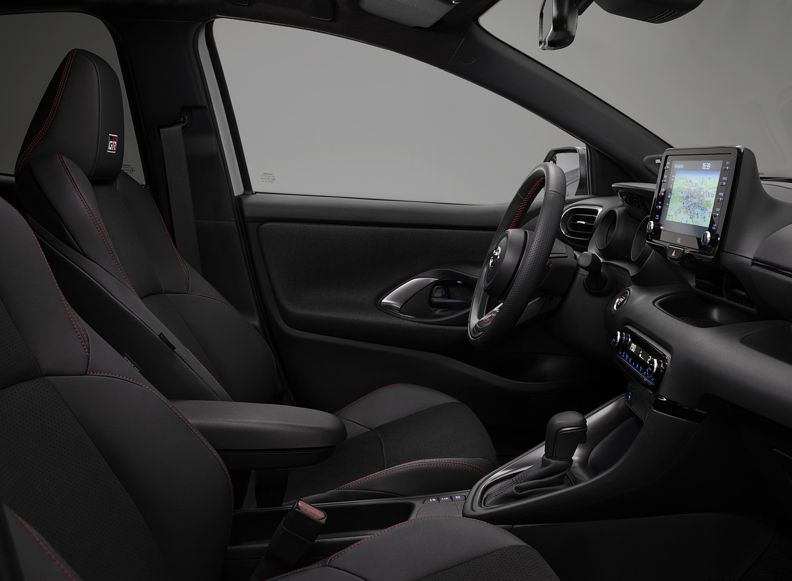 2022 Toyota Yaris GR SPORT Interior Wallpapers (14)