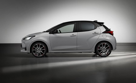 2022 Toyota Yaris GR SPORT Side Wallpapers 450x275 (6)
