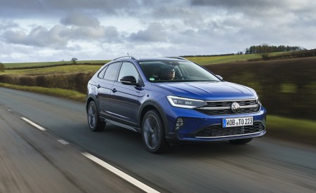 2022 Volkswagen Taigo (UK-Spec) Front Three-Quarter Wallpapers 450x275 (34)