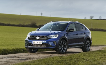 2022 Volkswagen Taigo (UK-Spec) Front Three-Quarter Wallpapers 450x275 (44)