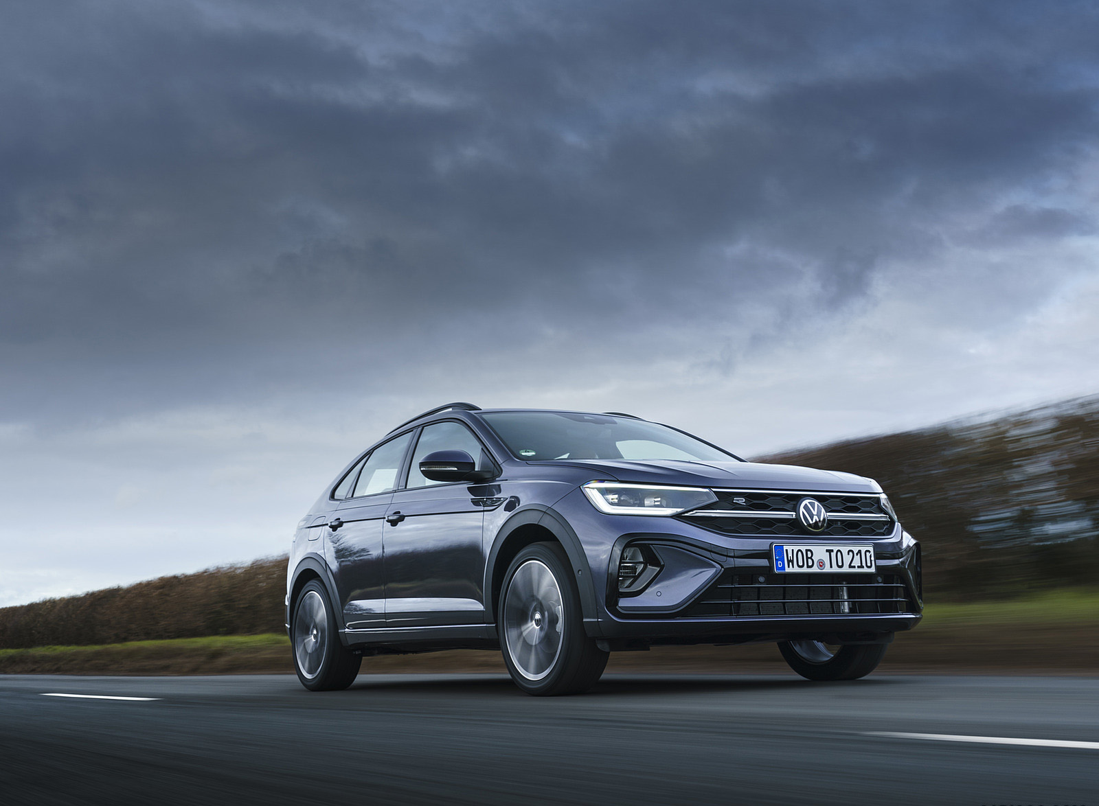 2022 Volkswagen Taigo R-Line (UK-Spec) Front Three-Quarter Wallpapers (5)