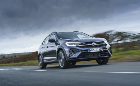 2022 Volkswagen Taigo (UK-Spec) R-Line Front Three-Quarter Wallpapers 450x275 (3)