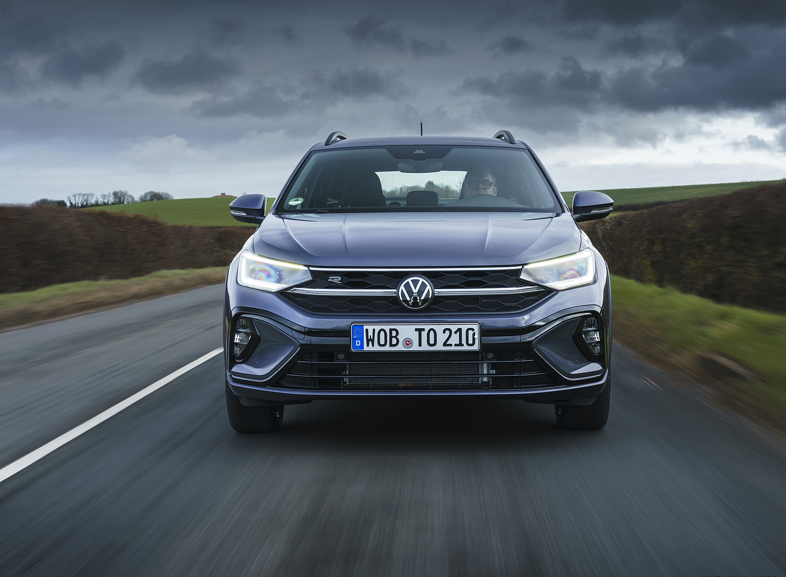 2022 Volkswagen Taigo R-Line (UK-Spec) Front Wallpapers (9)