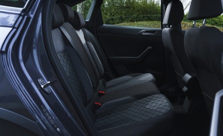 2022 Volkswagen Taigo (UK-Spec) R-Line Interior Rear Seats Wallpapers 450x275 (29)