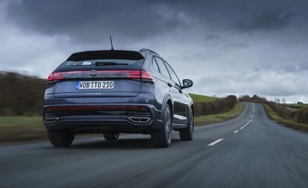 2022 Volkswagen Taigo (UK-Spec) R-Line Rear Wallpapers 450x275 (11)