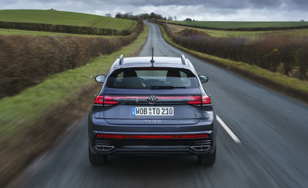 2022 Volkswagen Taigo (UK-Spec) R-Line Rear Wallpapers 450x275 (2)