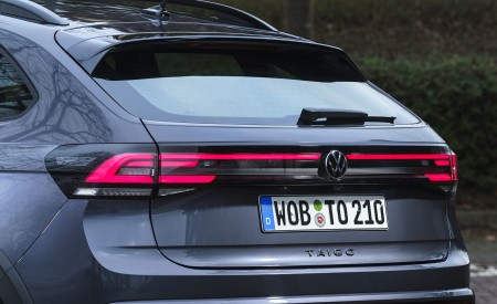 2022 Volkswagen Taigo (UK-Spec) R-Line Tail Light Wallpapers 450x275 (25)