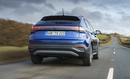 2022 Volkswagen Taigo (UK-Spec) Rear Wallpapers  450x275 (43)