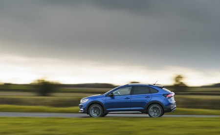 2022 Volkswagen Taigo (UK-Spec) Side Wallpapers 450x275 (48)