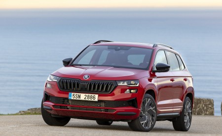 2022 Škoda Karoq Sportline Front Three-Quarter Wallpapers 450x275 (21)