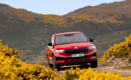 2022 Škoda Karoq Sportline Front Wallpapers 450x275 (15)