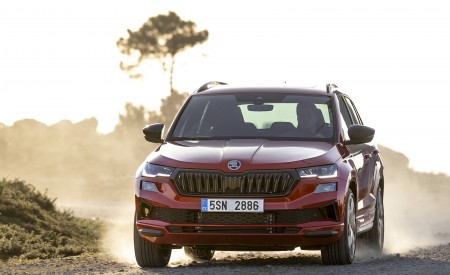 2022 Škoda Karoq Sportline Front Wallpapers 450x275 (13)